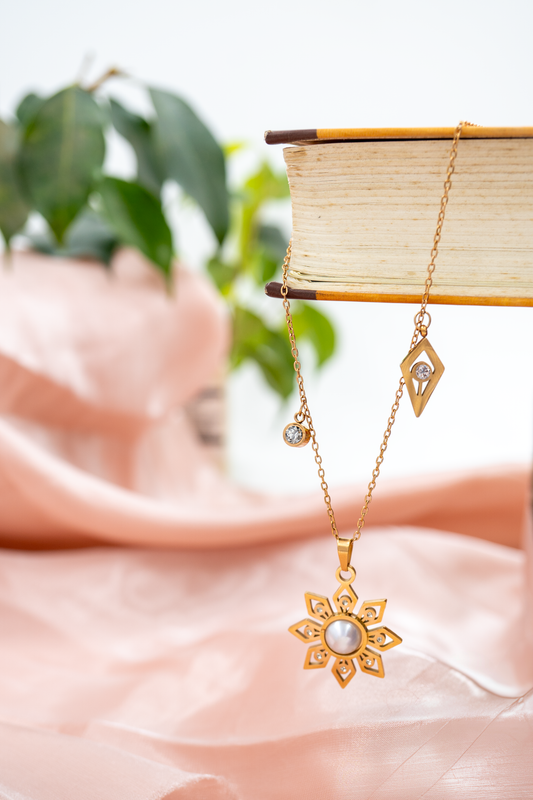 Sunburst Pearl Pendant Necklace