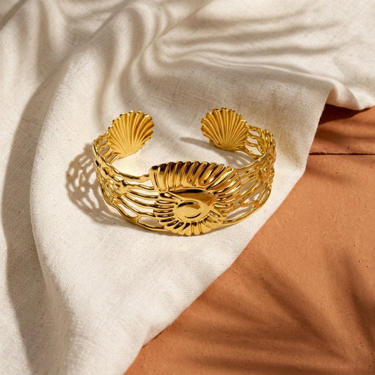 Golden Seashell Statement Cuff kada