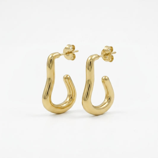Minimal Gold Dangling Earrings