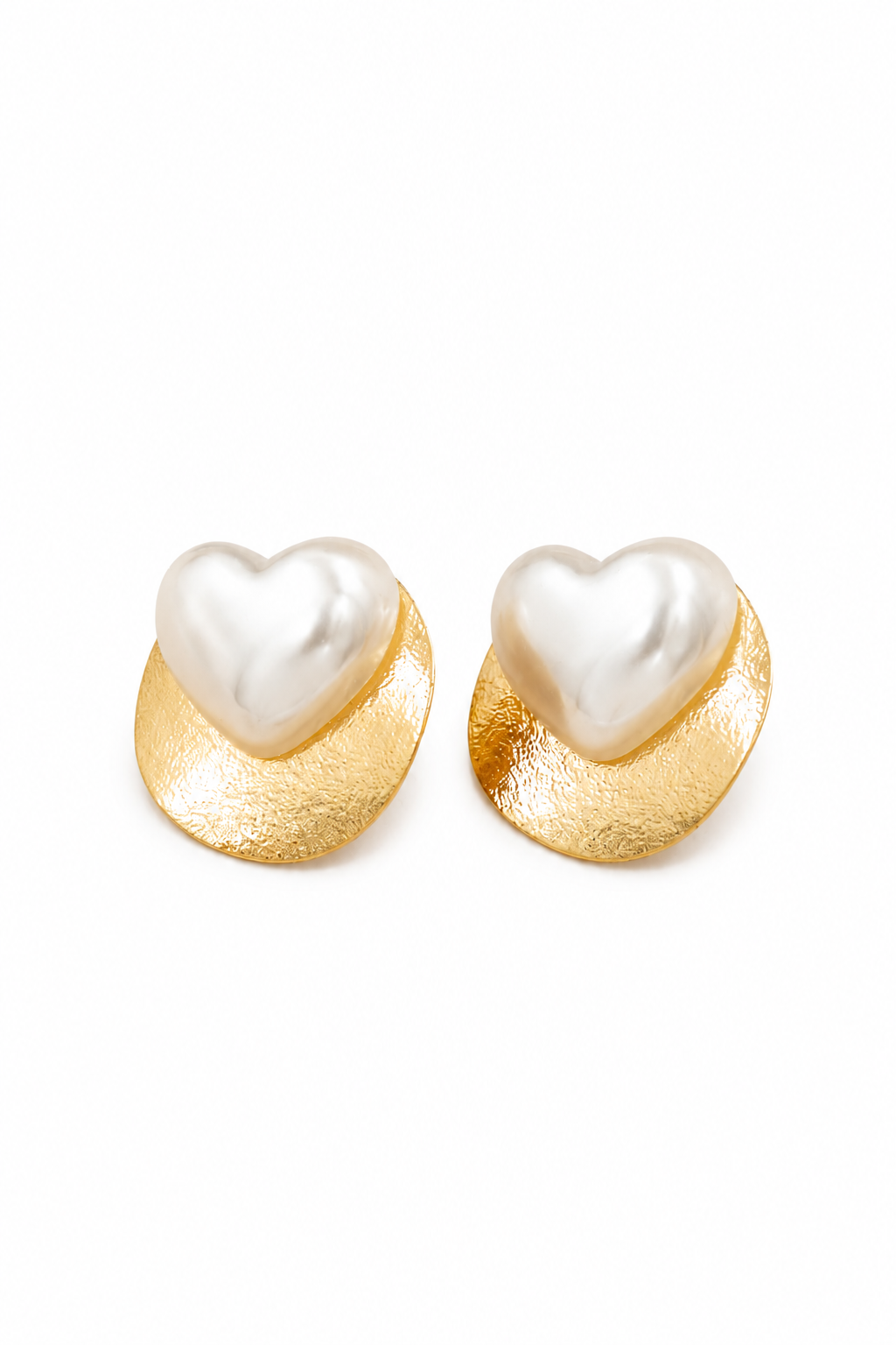 Amoré Heart Studs
