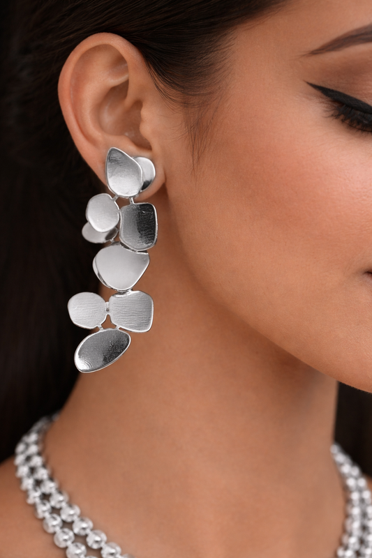 The House of Pusha – Silver Petal Cascade