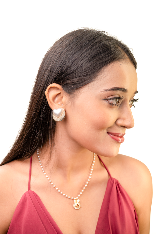 Amoré Heart Studs