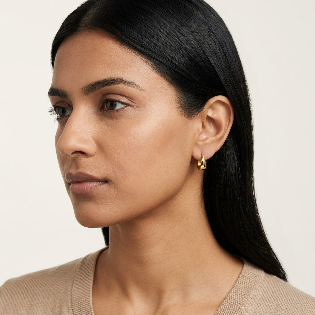 Aurum Curve Huggie Earrings - photo 5