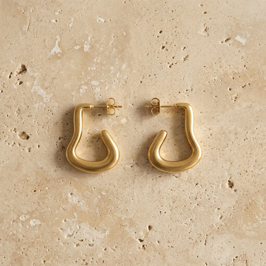 Minimal Gold Dangling Earrings