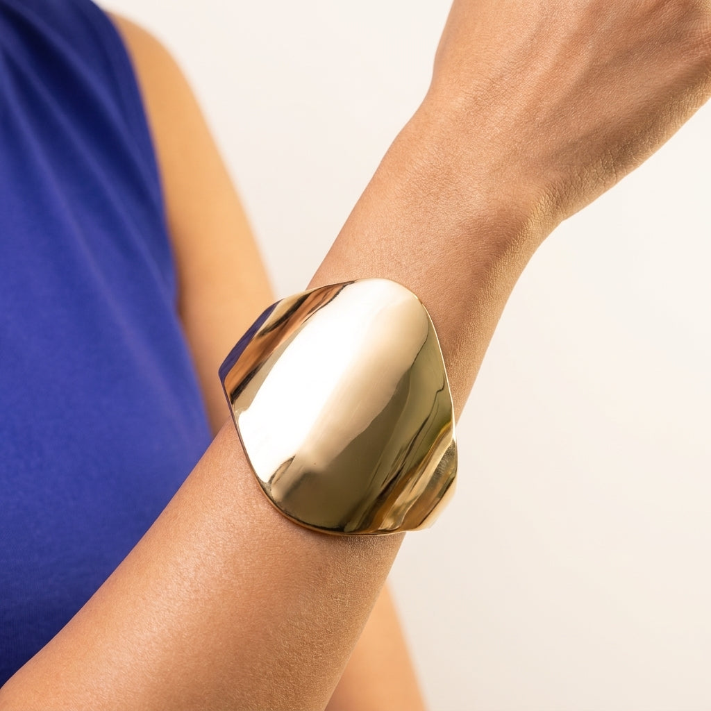 Sculpted dome Gold Cuff Bracelet - photo 3