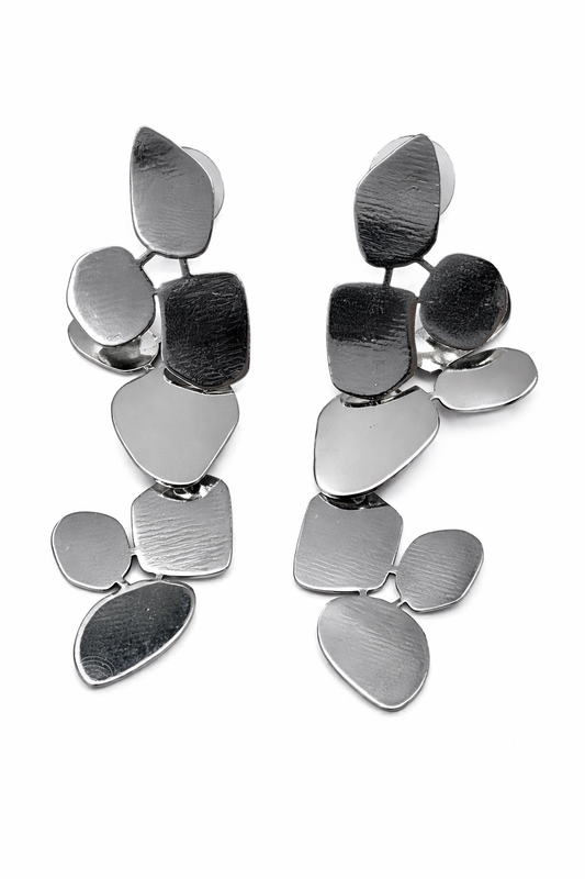 The House of Pusha – Silver Petal Cascade